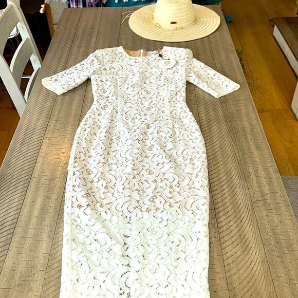 MISHA COLLECTION Dresses & Skirts - NWT Misha Rosie Dress 👗 Lace over nude lining. Gorgeous! Wedding 💒 ready!